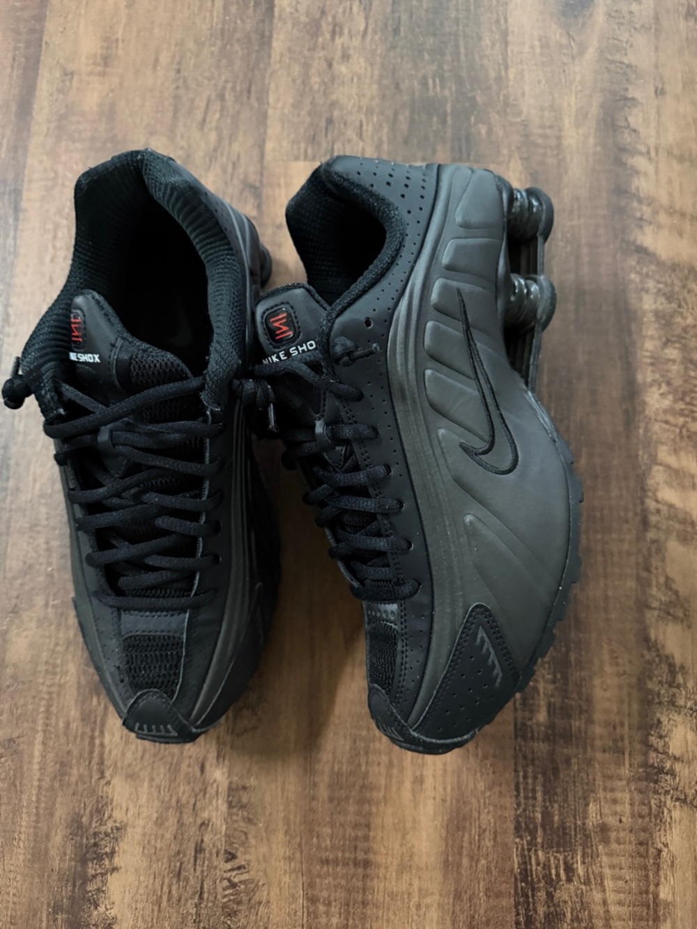 Gently used Women’s Nike size 9 - Picture 3 of 5